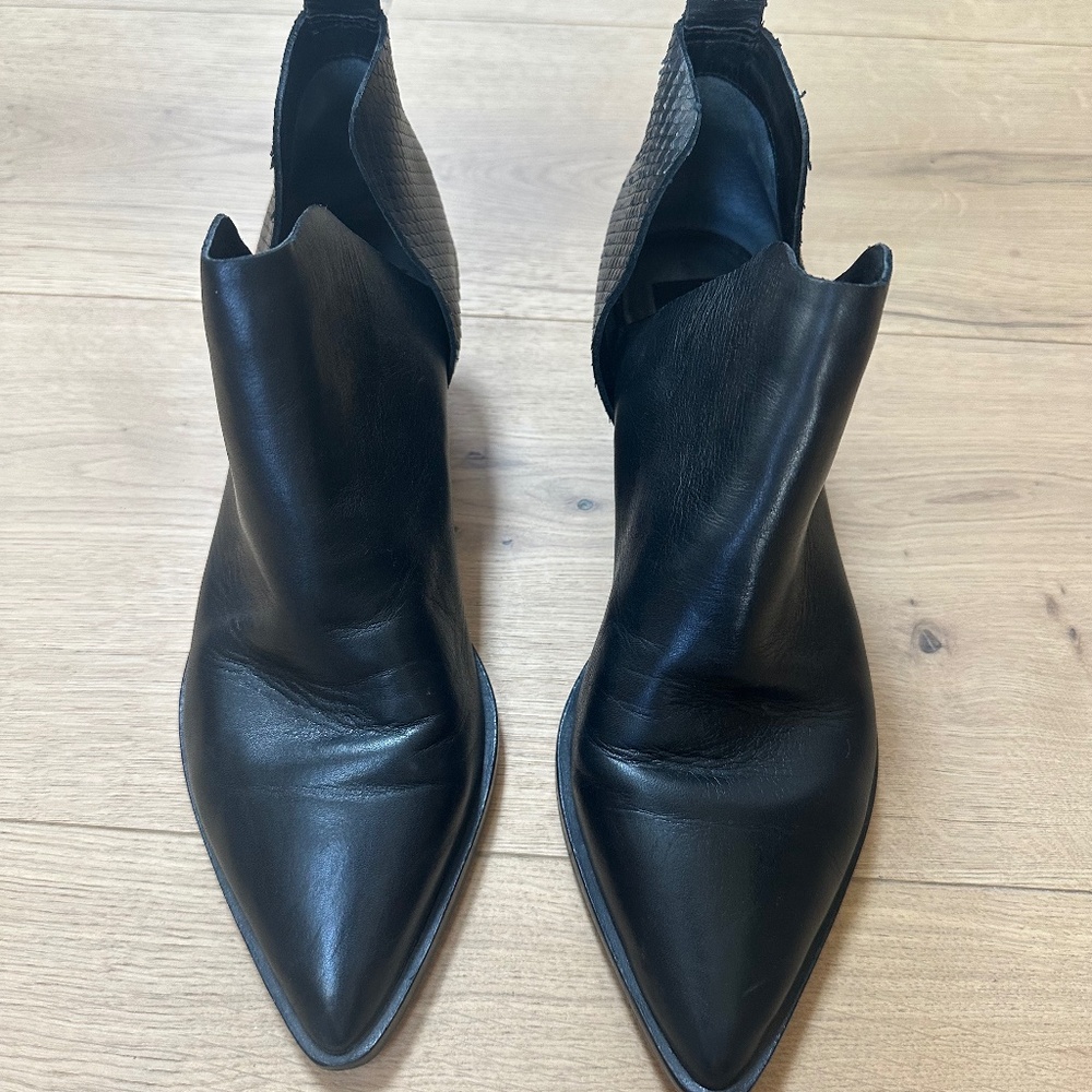 DOLCE VITA SONNI SNAKE CALF ANKLE BOOTIES WOMEN'S SIZE 9